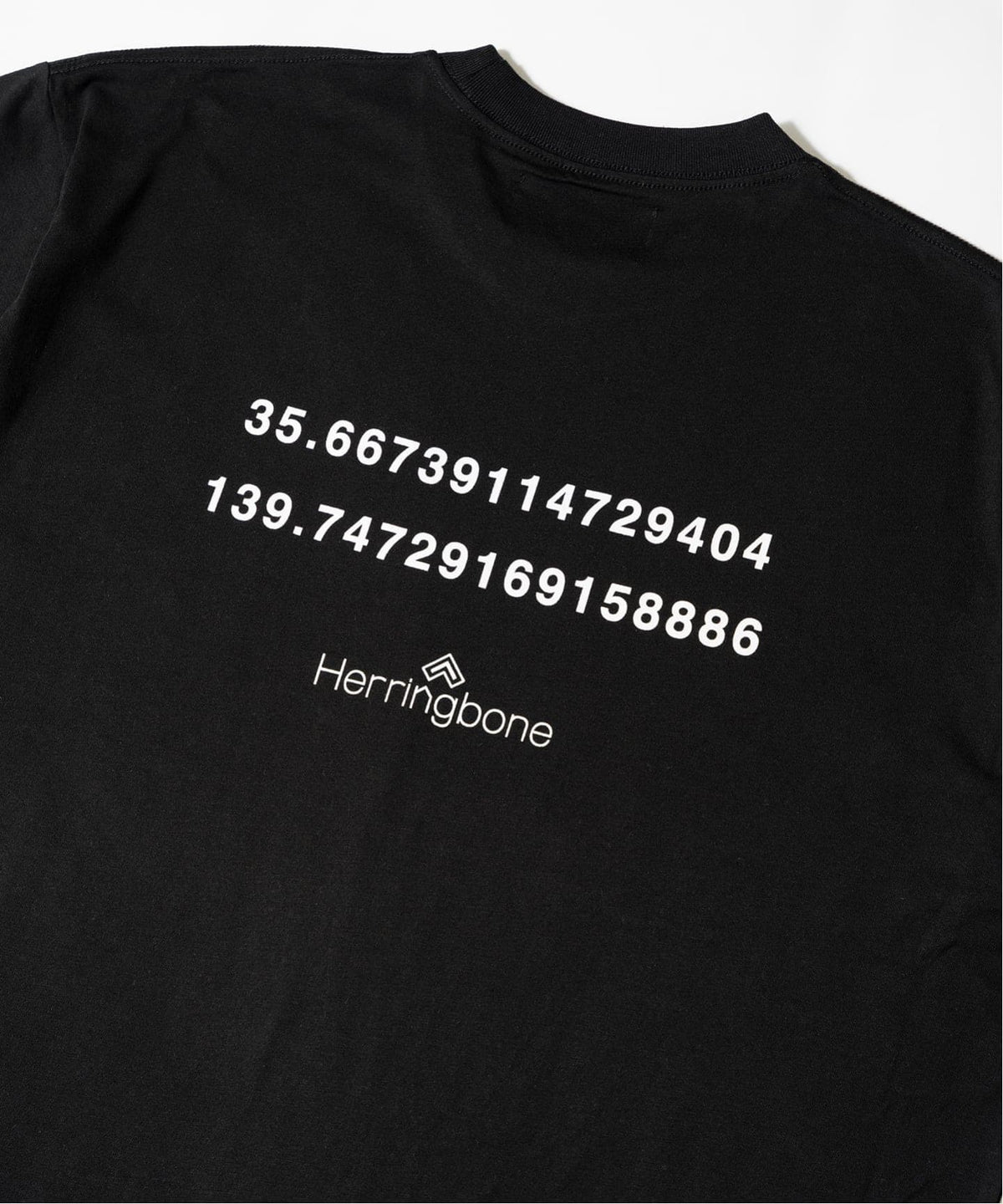 “Herringbone“ Daruma Print Tee