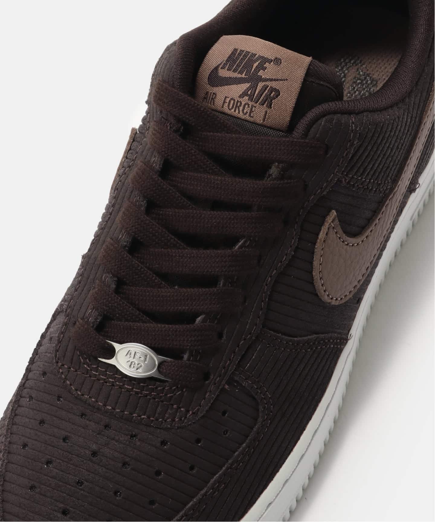 NIKE WMNS AIR FORCE 1 '07 IM6533-200