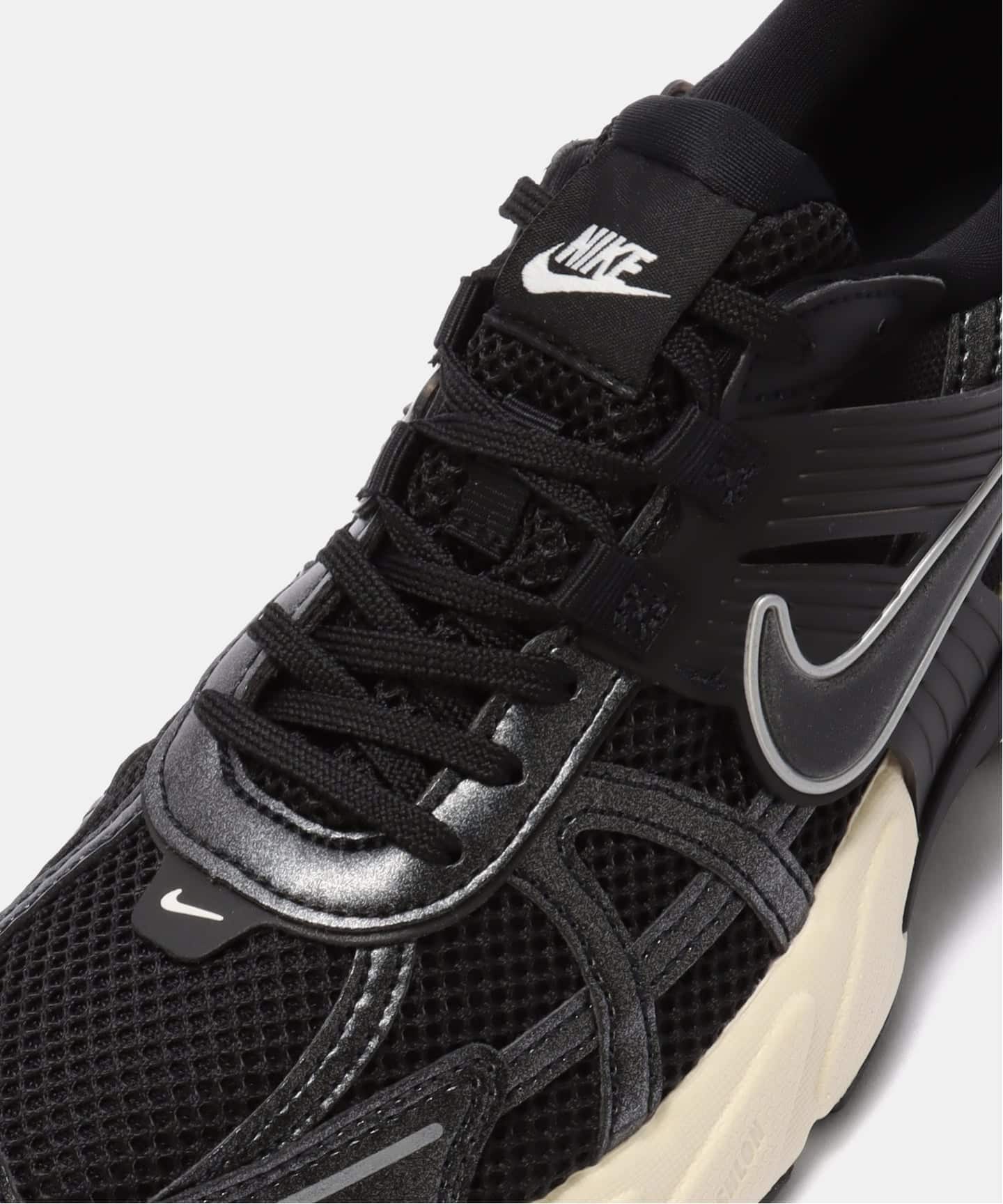 NIKE WMNS V2K RUN FD0736-012 – Herringbone Footwear｜ヘリンボーン