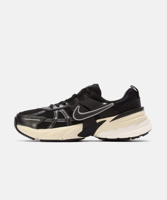 NIKE WMNS V2K RUN FD0736-012