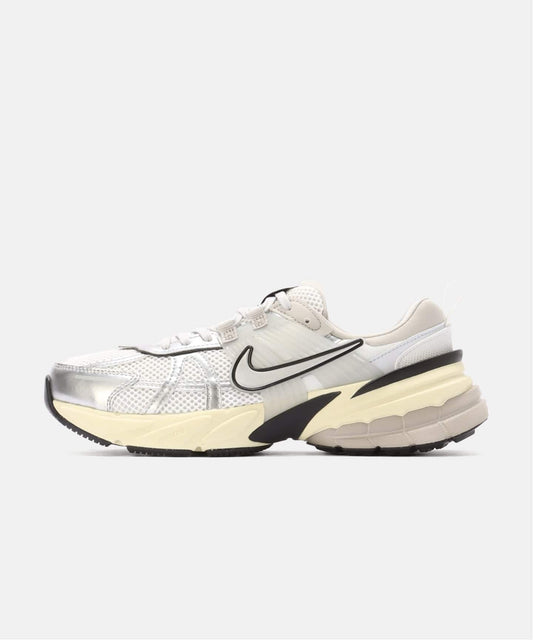 NIKE WMNS V2K RUN FD0736-100