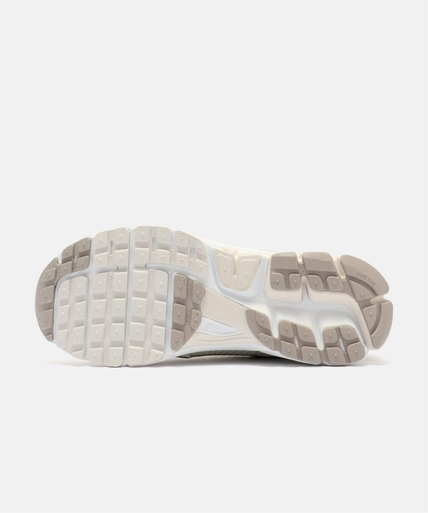 NIKE W ZOOM VOMERO 5 FJ2028-107