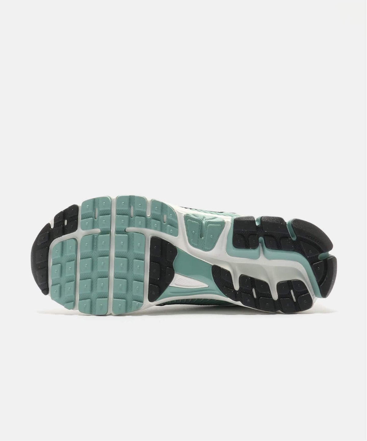 NIKE W ZOOM VOMERO 5 HF1877-101
