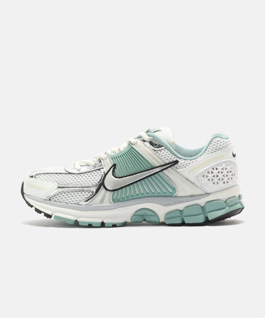 NIKE W ZOOM VOMERO 5 HF1877-101
