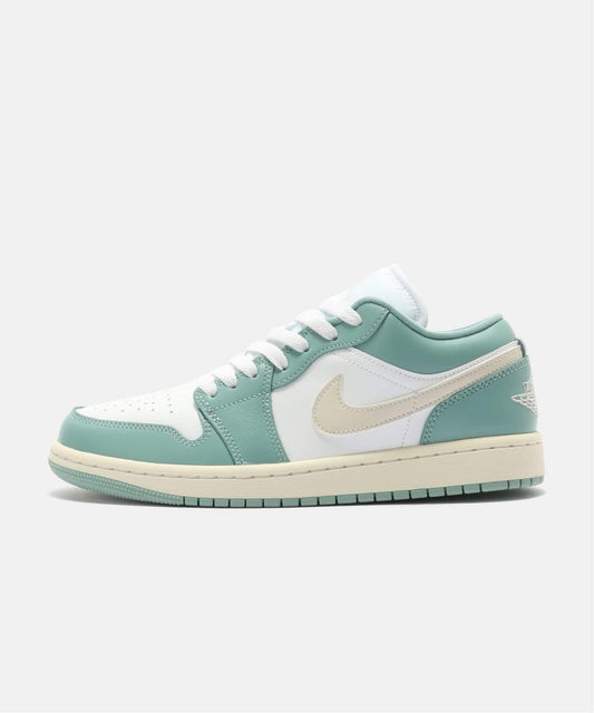 JORDAN BRAND WMNS AIR JORDAN 1 LOW DC0774-138