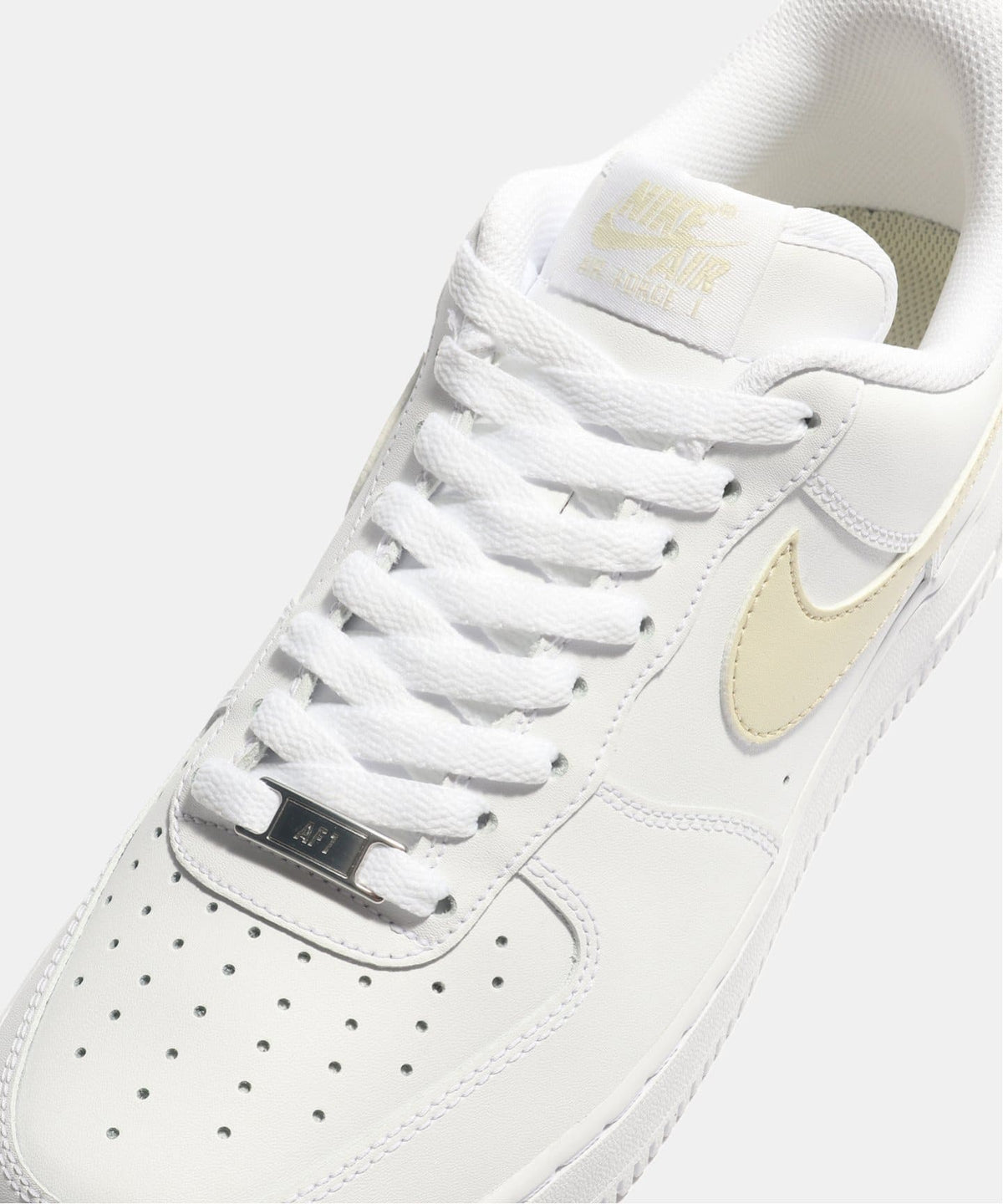 NIKE AIR FORCE 1 07 ESS FJ4146-111