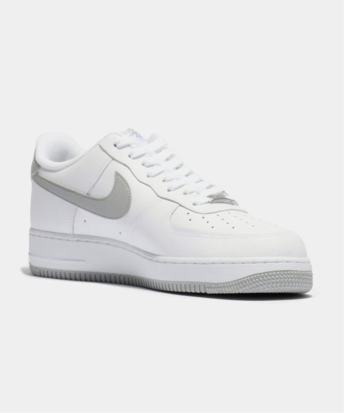 NIKE AIR FORCE 1 07 ESS FJ4146-100