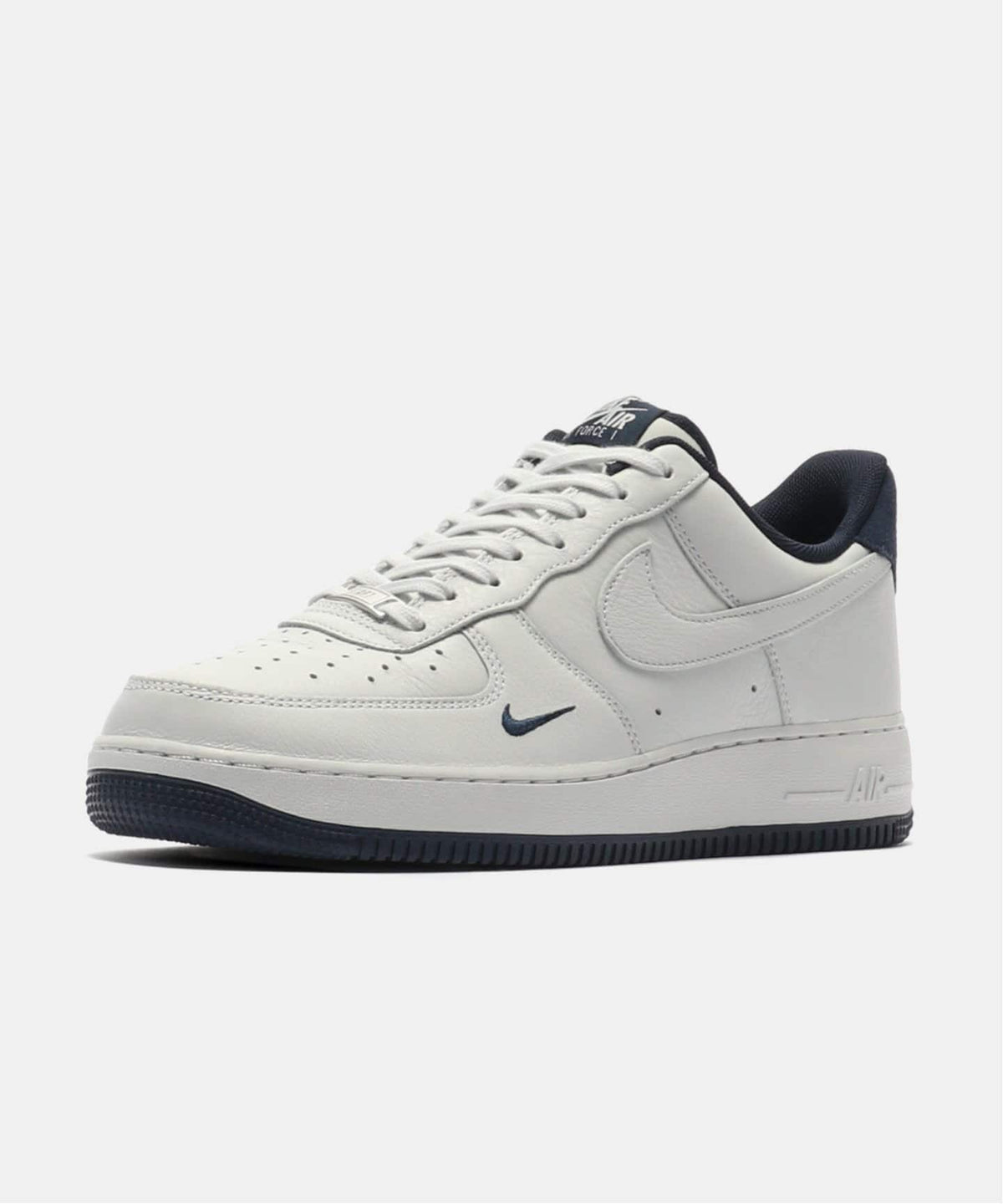 NIKE AIR FORCE 1  07 LV8 ESS HM9483-001