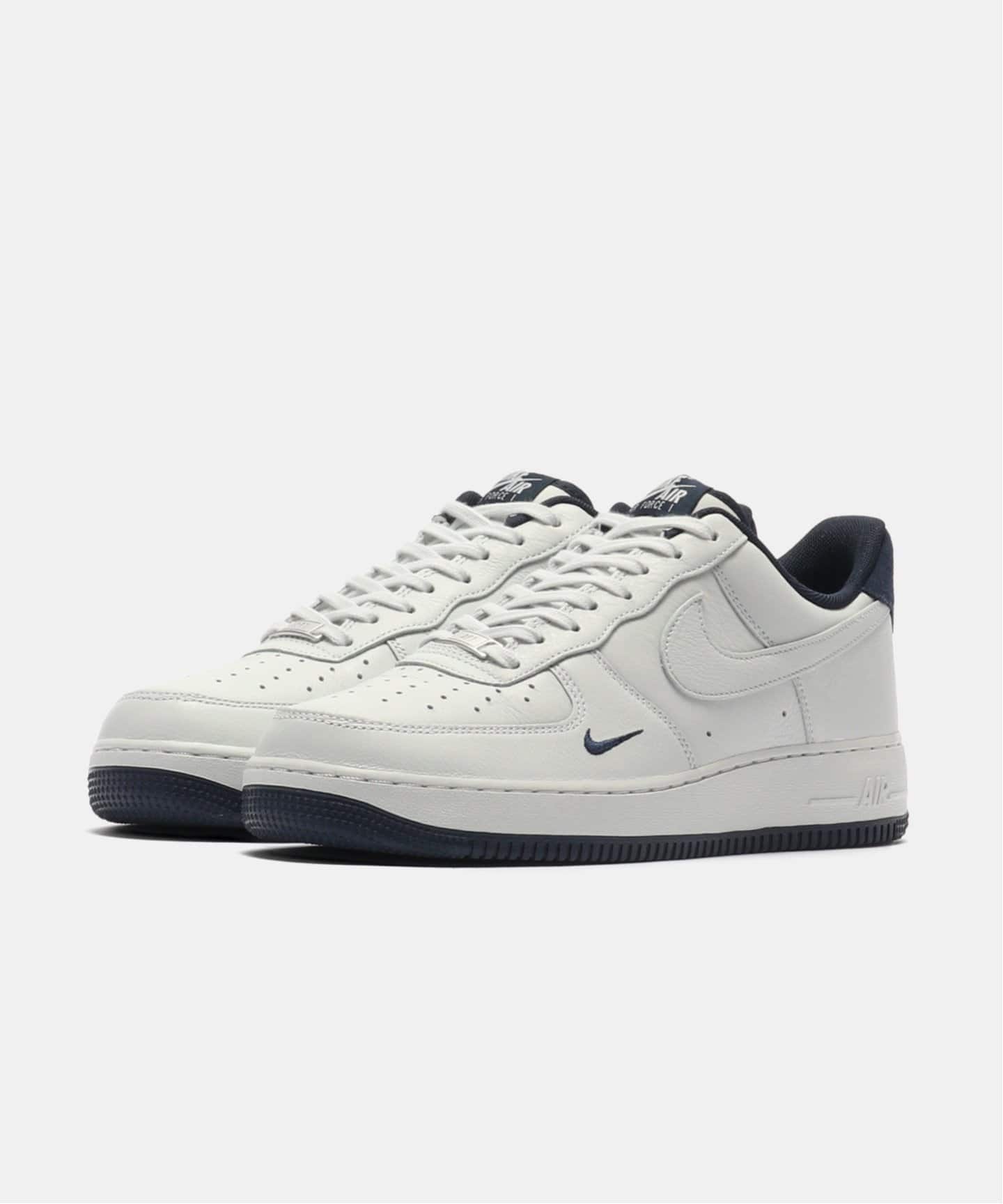 NIKE AIR FORCE 1  07 LV8 ESS HM9483-001