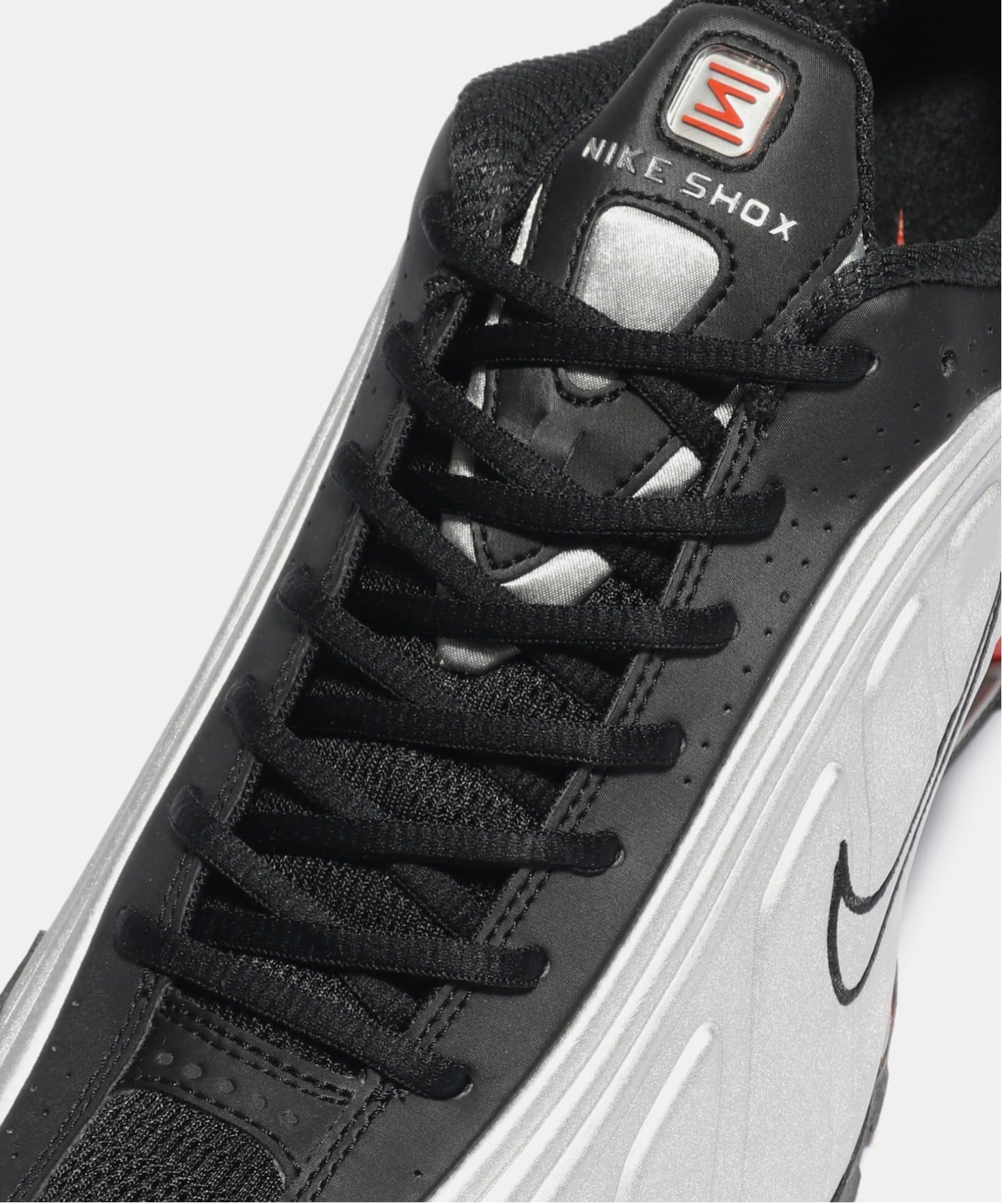 NIKE SHOX R4 HQ1988-002