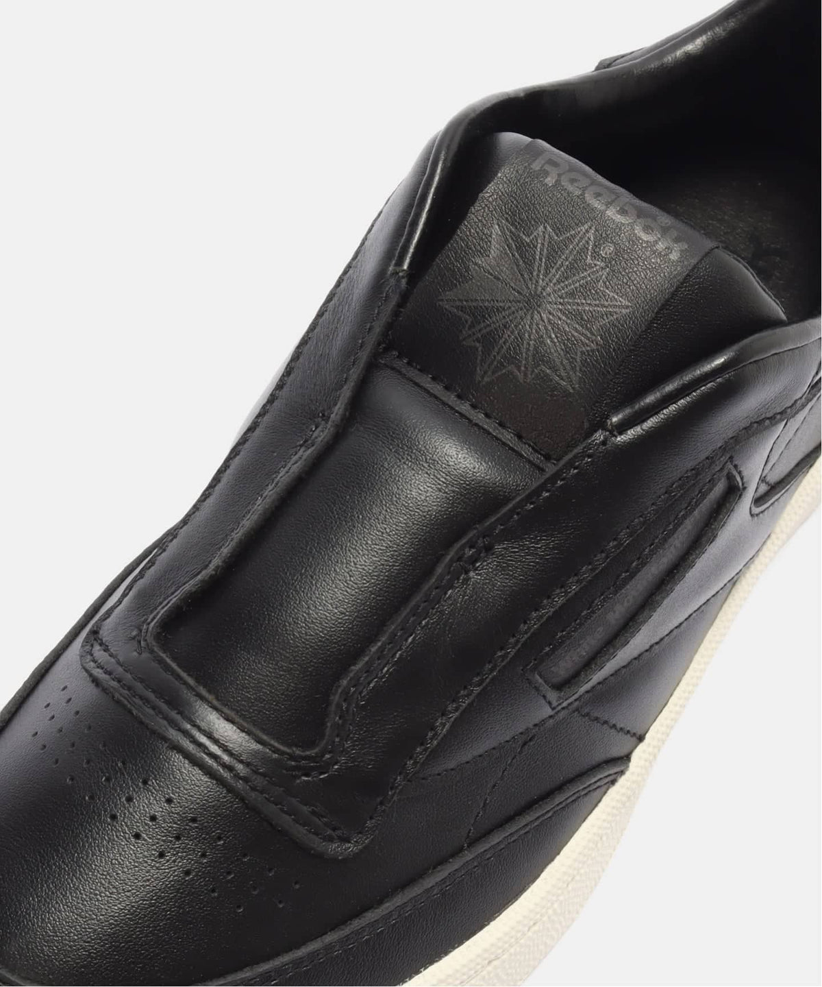 Reebok × White Mountaineering CLUB C 85 VINTAGE RB0087