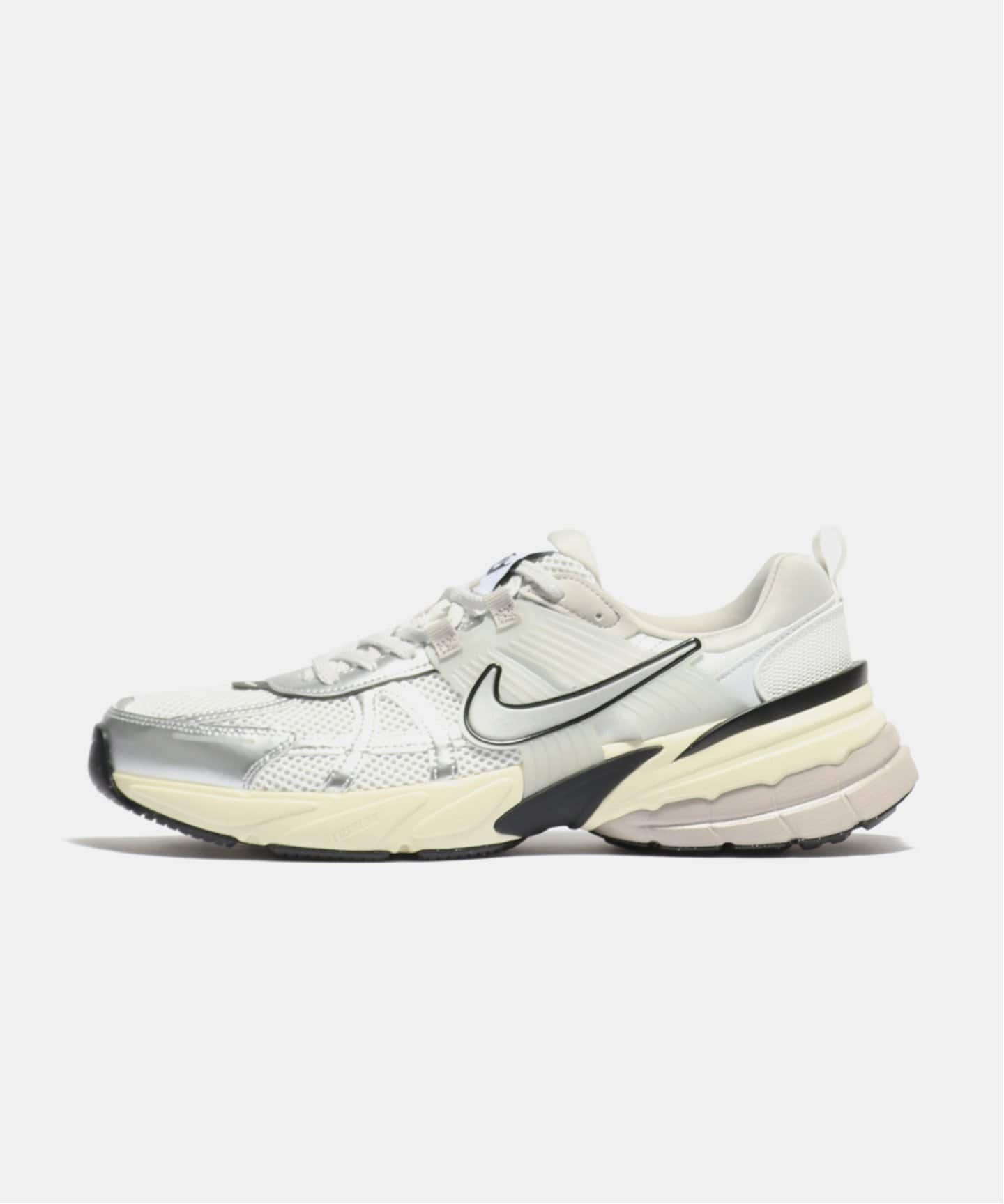 NIKE V2K RUN HJ4497-100