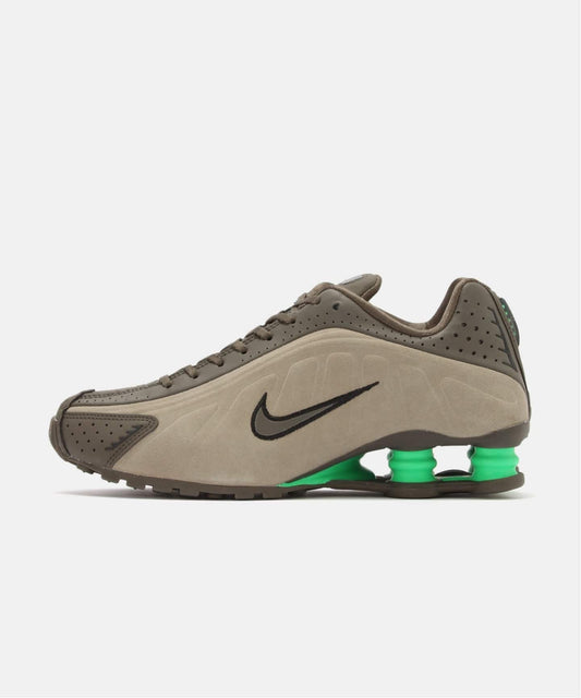 NIKE W SHOX R4 SE HQ7739-200