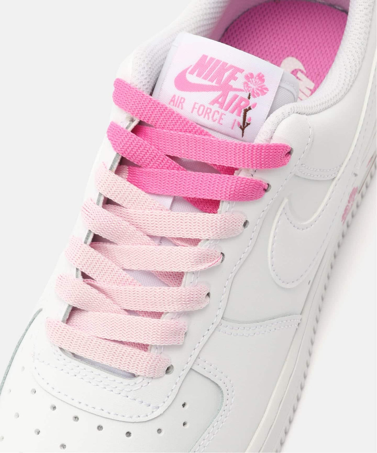 NIKE WMNS AIR FORCE 1 '07 SE IF0498-102
