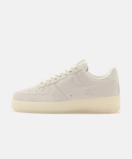 NIKE AIR FORCE 1 '07 IQ0136-100