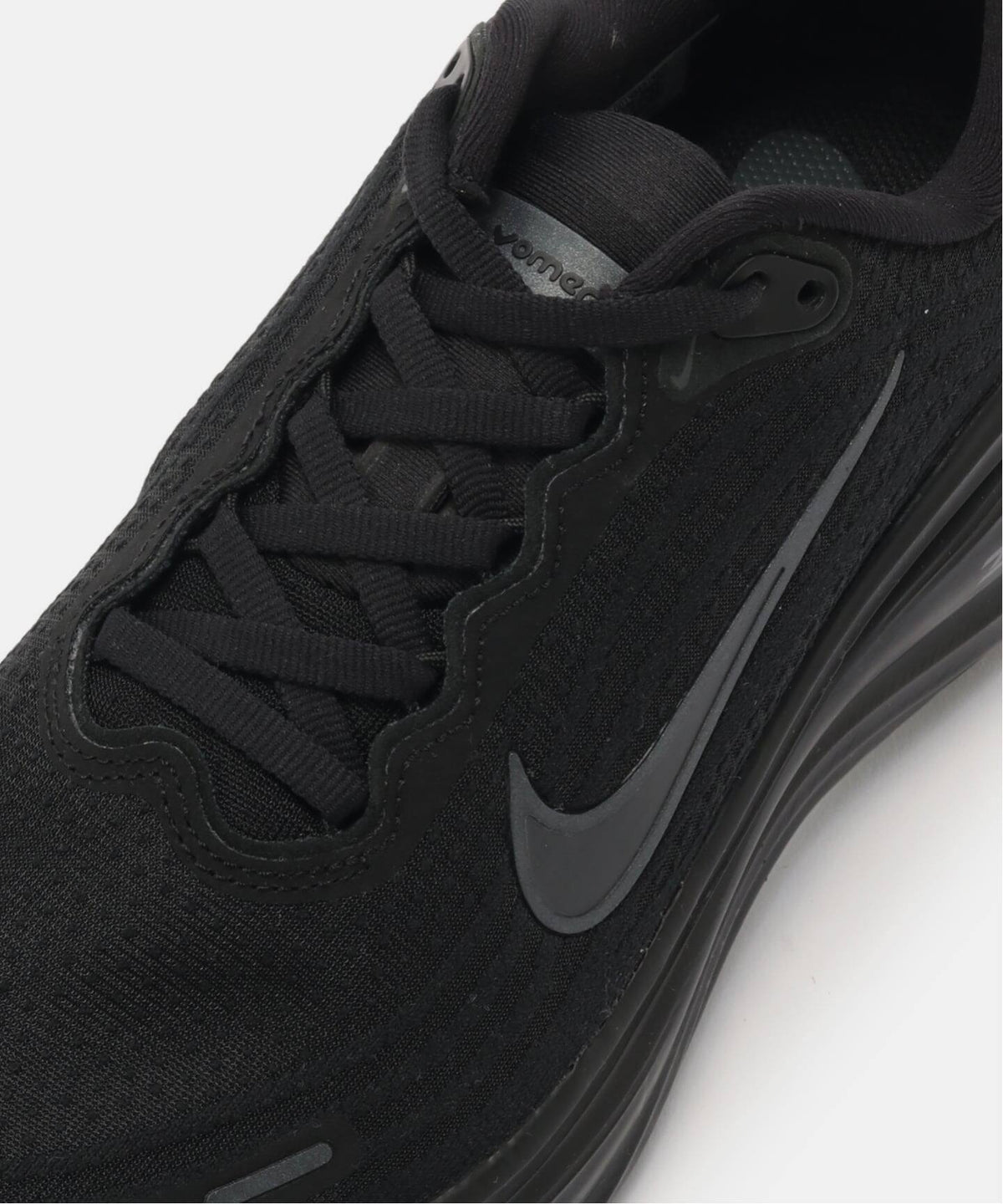 NIKE VOMERO PLUS HV8154-001