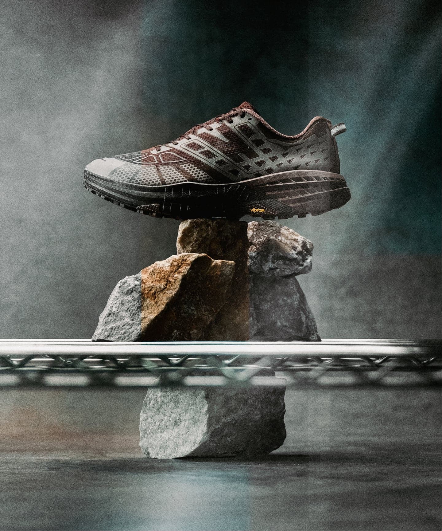 【日本国内限定カラー】HOKA STEALTH/TECH SPEEDGOAT 2 1171910-WNTC