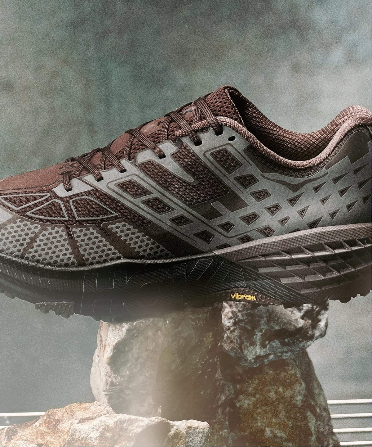 【日本国内限定カラー】HOKA STEALTH/TECH SPEEDGOAT 2 1171910-WNTC