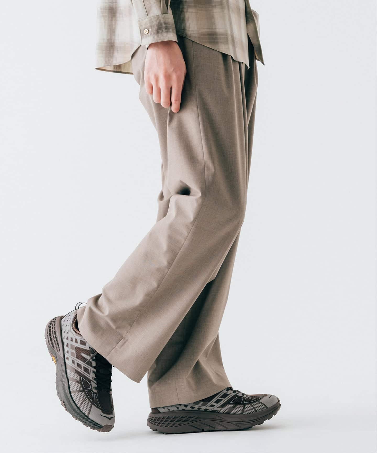 【日本国内限定カラー】HOKA STEALTH/TECH SPEEDGOAT 2 1171910-WNTC