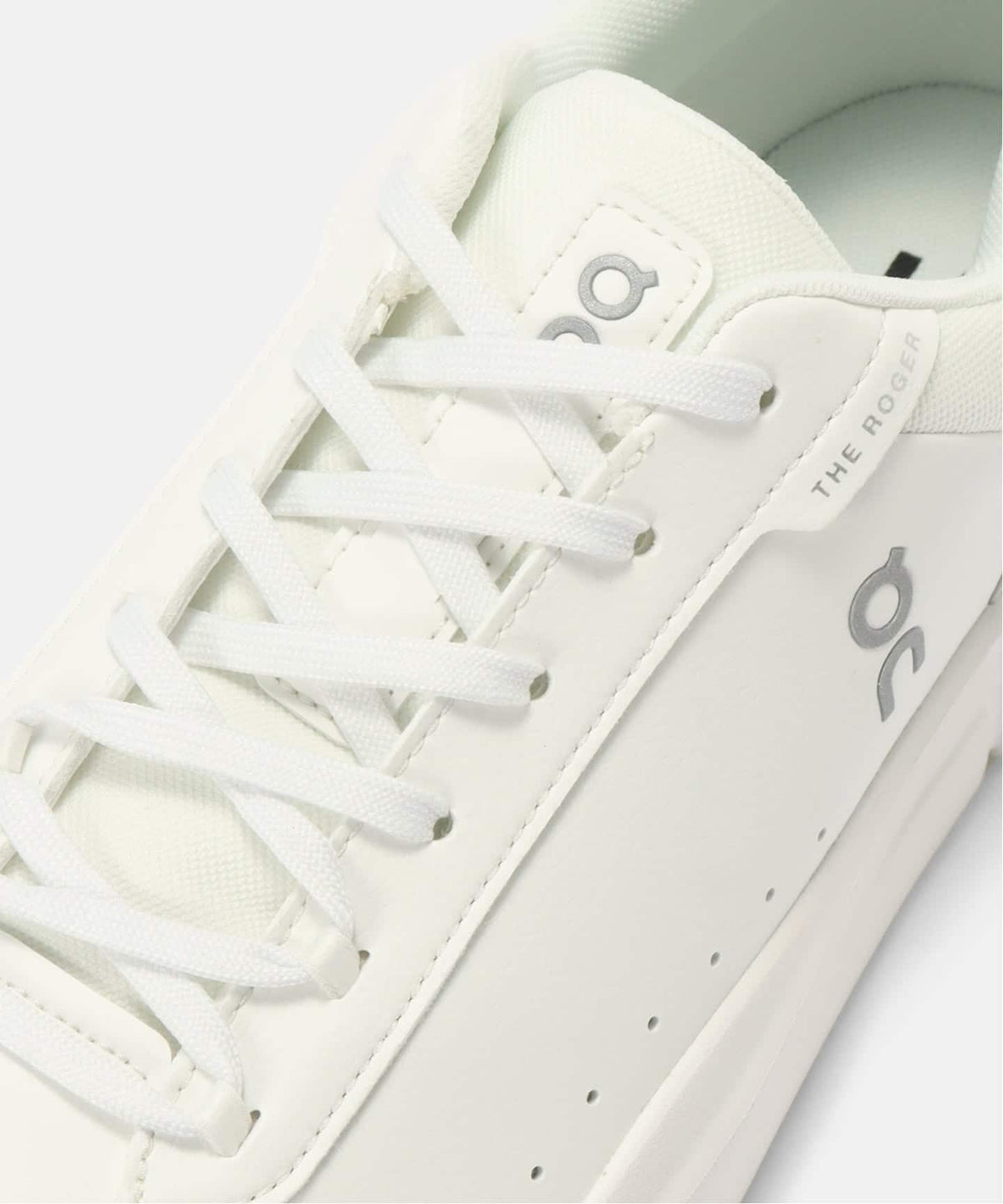 On THE ROGER Advantage 3MF30641200