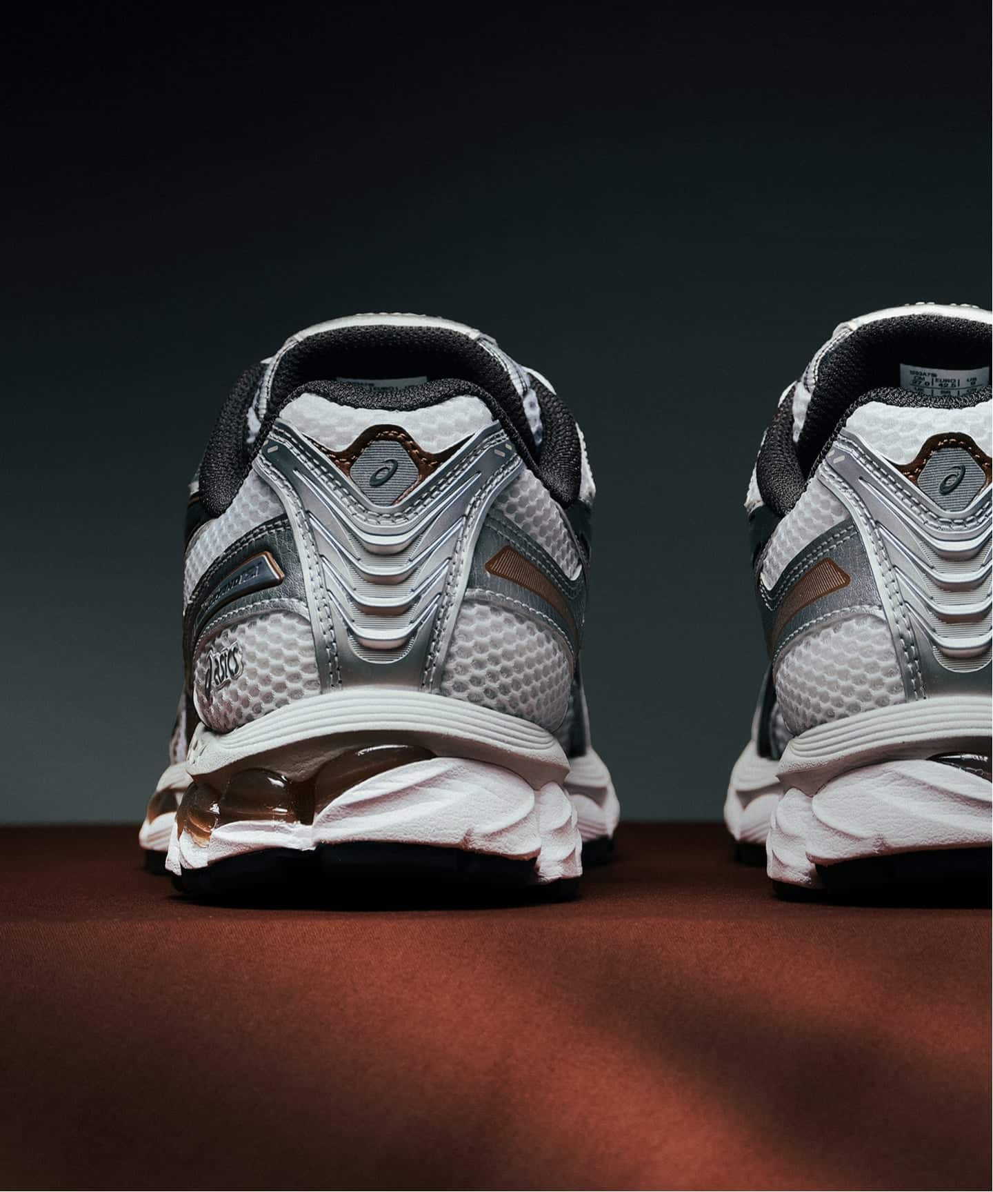 【日本国内限定カラー】ASICS GEL-KAYANO 12.1 1203A759.104