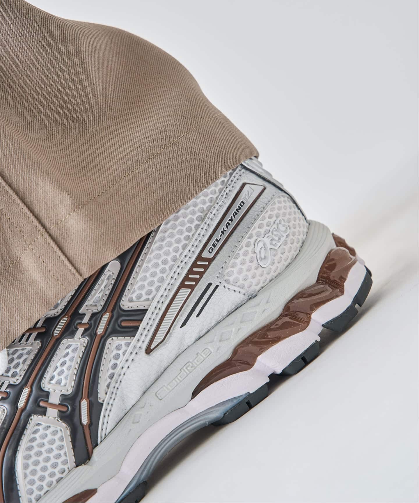 【日本国内限定カラー】ASICS GEL-KAYANO 12.1 1203A759.104