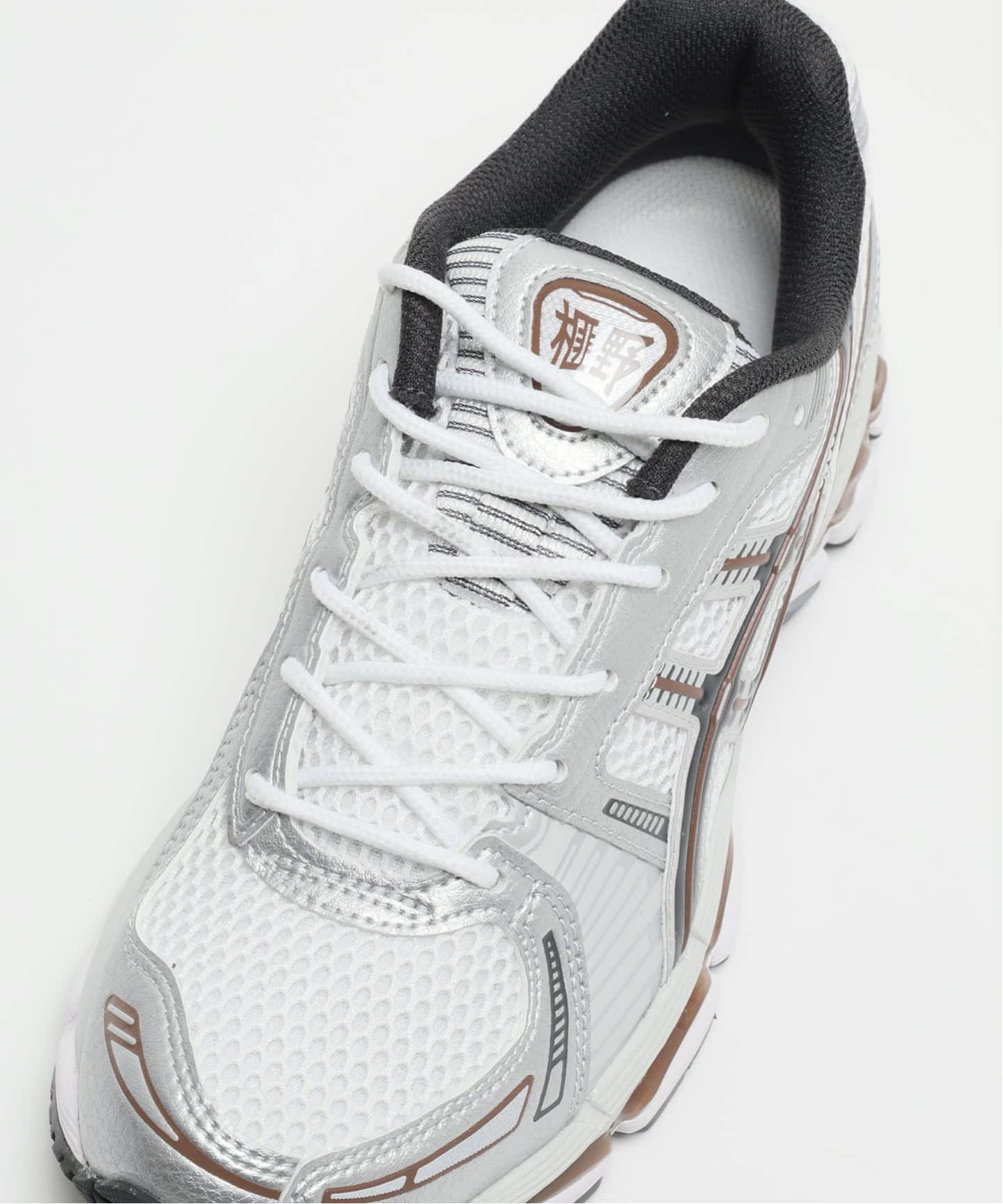 【日本国内限定カラー】ASICS GEL-KAYANO 12.1 1203A759.104